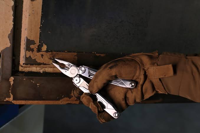 NEXTOOL FLAGSHIP CAPTAIN MULTI-TOOL WITH NYLON BELT POUCH